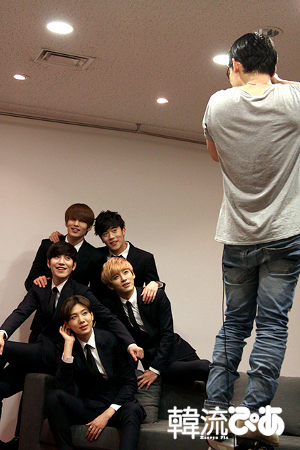 雑誌「韓流ぴあ 1/31号」（12/22発売）の撮影の様子