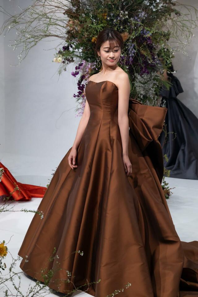 「ST」新作ウェディングドレス