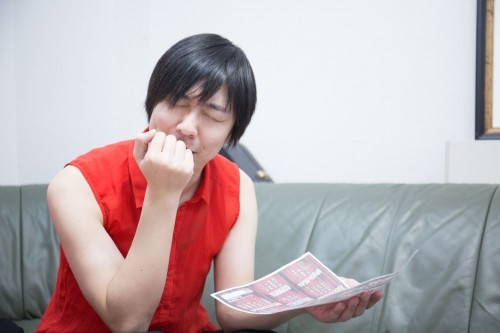 「『ジャニーズ銀座』どれも見たい！」と悩むジャガーともひろさん。好きなJr.は岸優太くん・松村北斗くんなどとのこと。　 撮影：simadamasafumi