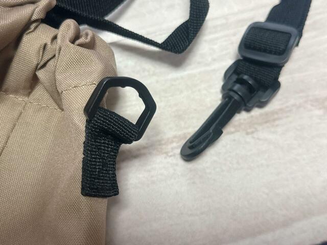 ショルダーストラップをつけることができます
