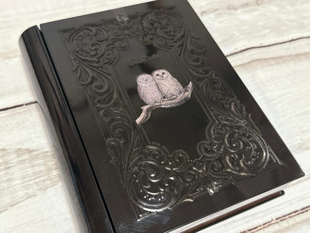 【カルディ 魔法辞書クッキー缶】918円(税込)