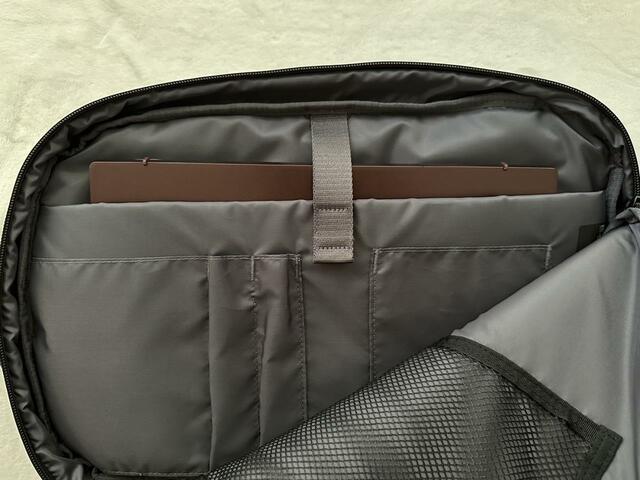 【UNIQLO　3WAYスマートバッグ】PCを中に入れてPCケースとして使えます