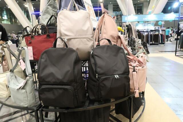 【ワークマン　バッグインバッグインリュック】ワークマンのマザーズリュック第4弾！リュックの中から収納力たっぷりの仕切りバッグが現れるユニークな仕組みです◎