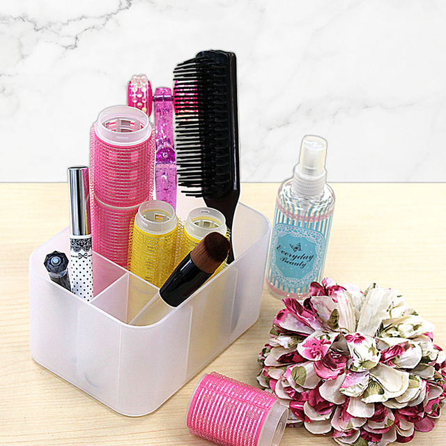 【DAISO収納グッズランキング 第1位】「積み重ね収納ボックス（仕切り付、10.7cm×15.2cm×8.3cm）」110円（税込）