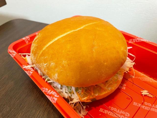 【コメダ珈琲×新宿中村屋】とっても大きいカリーコロッケバーガー！