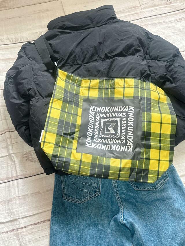 ショルダーストラップを長めにしてボディバッグ風に持ってもOK