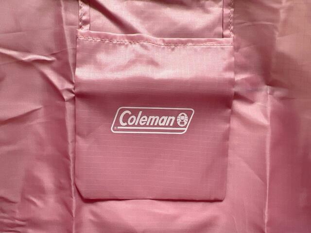 内側には釣りポケットがひとつついています