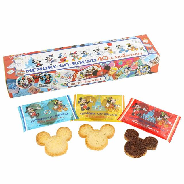 ラスク 1,400円｜内容量：12枚〔シュガー4枚（青色袋）、ガーリック4枚（黄色袋）、チョコレートシュガー4枚（赤色袋）〕｜東京ディズニーリゾート40周年“ドリームゴーラウンド”「MEMORY-GO-ROUND」グッズ｜発売日：2023年6月13日（月）｜販売店舗：東京ディズニーランド「グランドエンポーリアム」、東京ディズニーシー「エンポーリオ」
