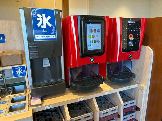 【デニーズ ドリンクバー】ジュースや炭酸飲料も選べて、気分に合わせて楽しめるのが魅力◎