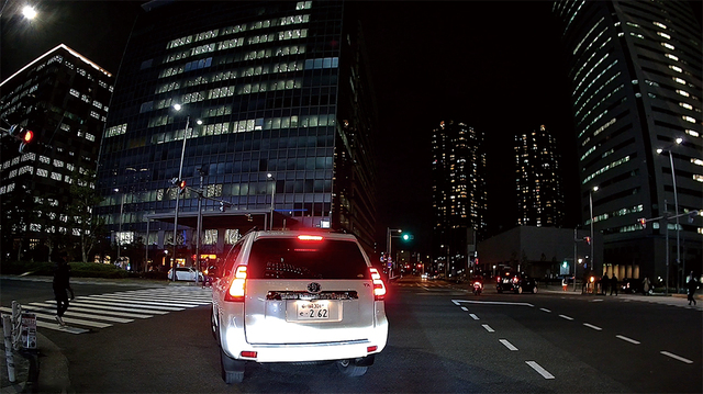 暗い道でもドライブレコーダーが記録【PUI PUI モルカー×カロッツェリア】