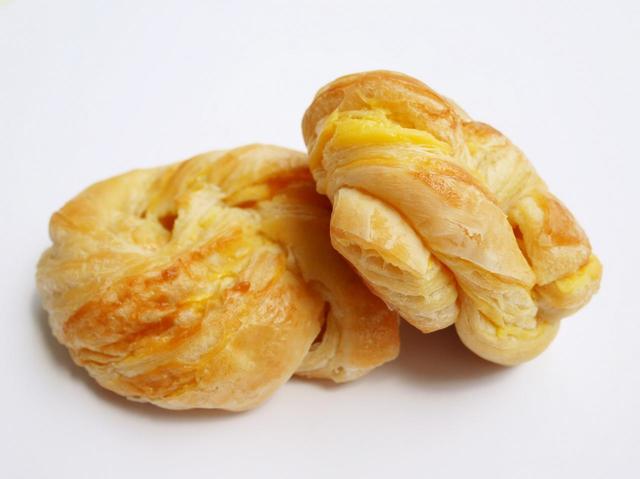 「大麦のチーズデニッシュ　2個入」ローソン・ナチュラルローソン