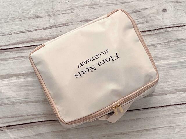 スキンケアコスメとメイクコスメをイン！