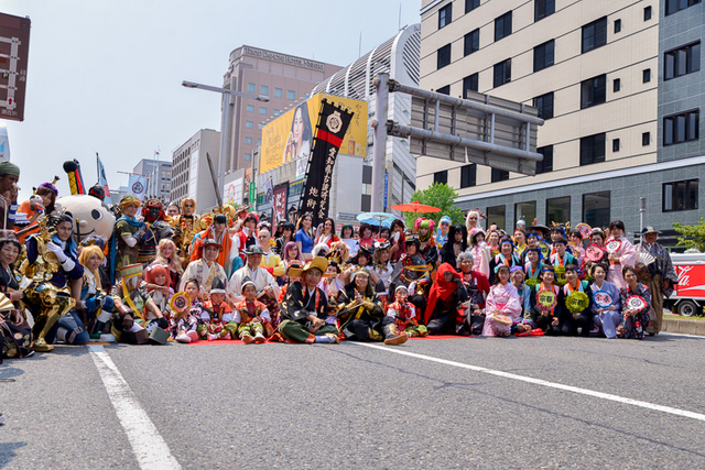 河村名古屋市長、大村愛知県知事との集合写真
