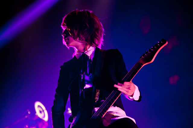 DEZERT・MIyako（G）／（撮影・さわきみのり）