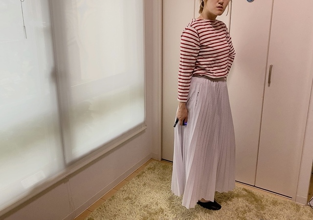 【ワークマン アクティブプリーツスカート】足元を華奢な靴にすると女性らしい雰囲気になります