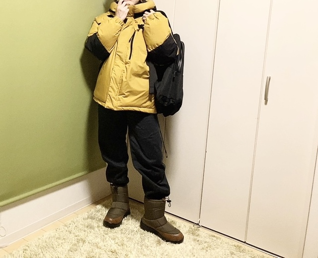 【ワークマン レディース防風撥水ストレッチウォームフーディ】ワークマンの黒リュックを合わせました