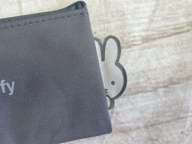 右下にミッフィーがひょっこりお顔を覗かせるタグ付き。かわいすぎる〜！