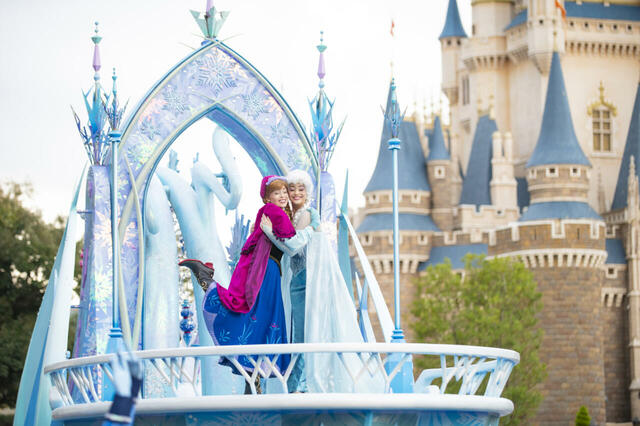 2024年11月14日 「ディズニー・クリスマス」プレスプレビュー/東京ディズニーランド/ディズニー・クリスマス・ストーリーズ“フォンド・フェアウェル”の模様