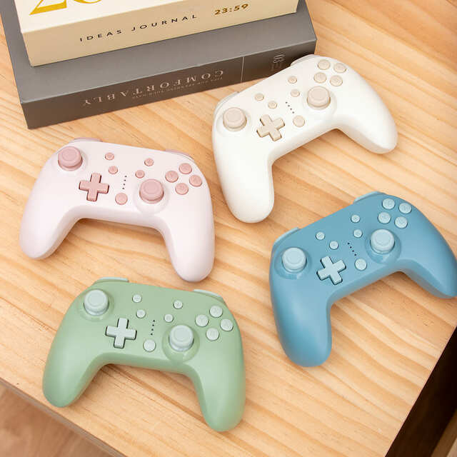 【3COINS】ミニワイヤレスコントローラー　¥3,300