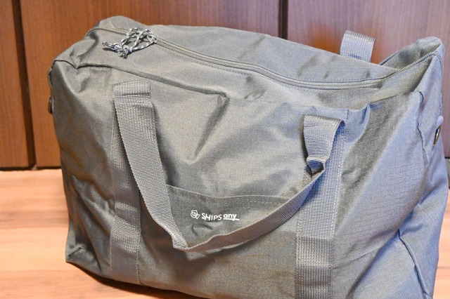 【『MonoMax 2026年10月号』（宝島社）】全部荷物を入れてもしっかり閉まります。