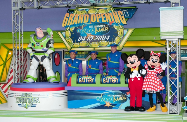 2004年4月15日 東京ディズニーランド「バズ・ライトイヤーのアストロブラスター」オープン