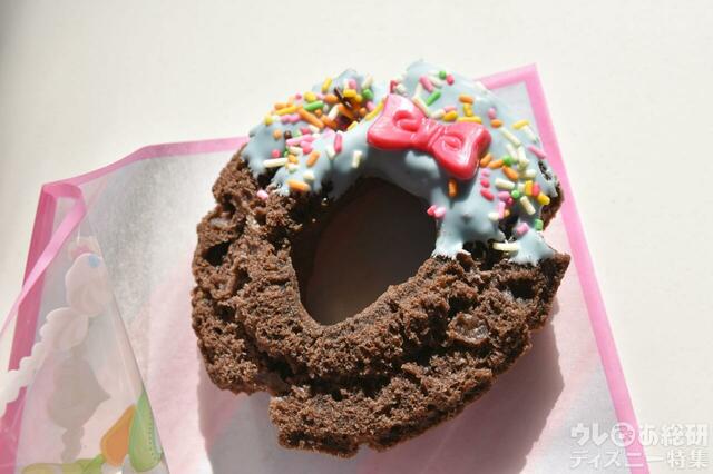 東京ディズニーランド「ヴァネロペのスウィーツ・ポップ・ワールド」 スペシャルメニュー｜スペシャルドーナツ（チョコミント）｜450円｜販売店舗：ロイヤルストリート・ベランダ、クレオズ