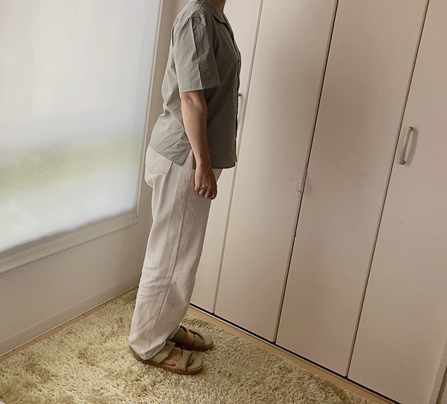 【UNIQLO U ワイドカラーシャツ】風通しを良くするベンチレーションなどの機能はつけていないようです