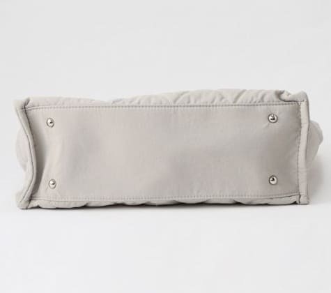 【ニトリN+】「はっ水2Wayキルトトートバッグ」3,990円/底鋲つきなのでしっかり自立するのがうれしい