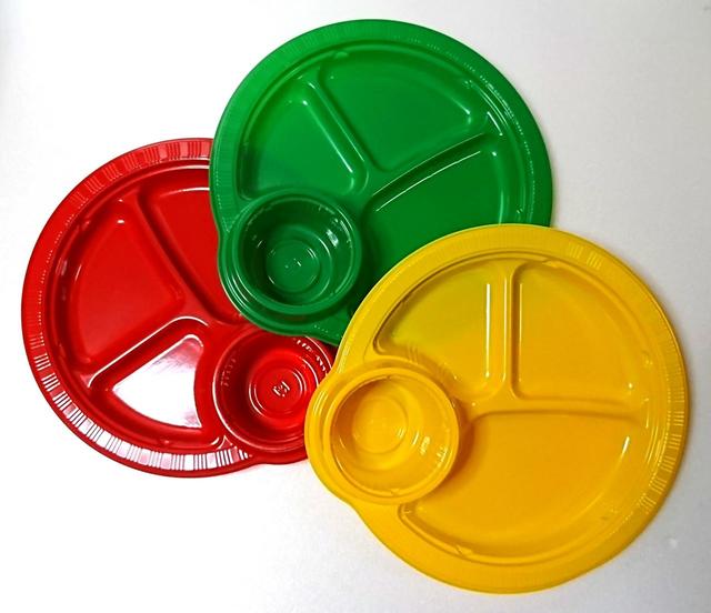 アメリカンディールスコーポレーション　Compartment plates with cup holder　24枚　1068円