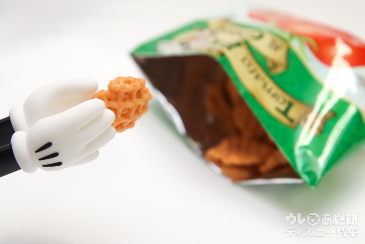 手を汚さず食べられる【東京ディズニーリゾート】新作「ミッキーハンド」トングが優秀♪（写真 3/12） - ディズニー特集 -ウレぴあ総研