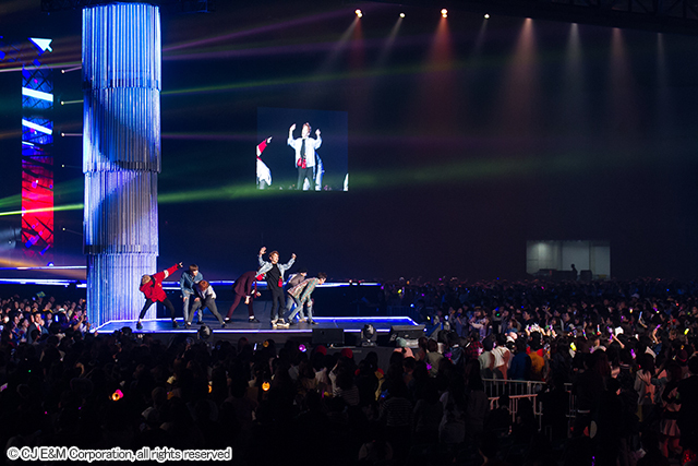 Block B　『KCON 2016 Japan』4月10日＠幕張メッセ国際展示ホール7,8ホール