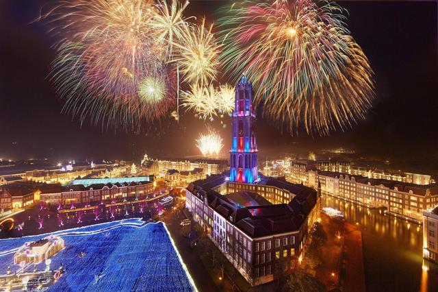 ©ハウステンボス/J-17104　世界花火師競技会決勝戦が行なわれる（春の）九州一花火大会（の様子）