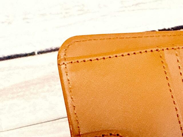 内側も高級感のある合成皮革素材