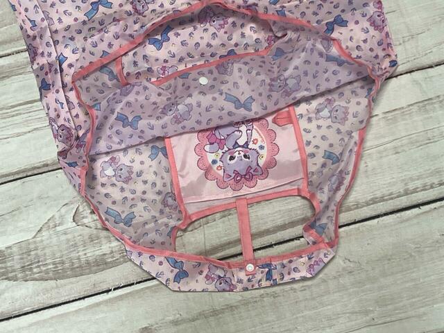 内側にはポケット付き