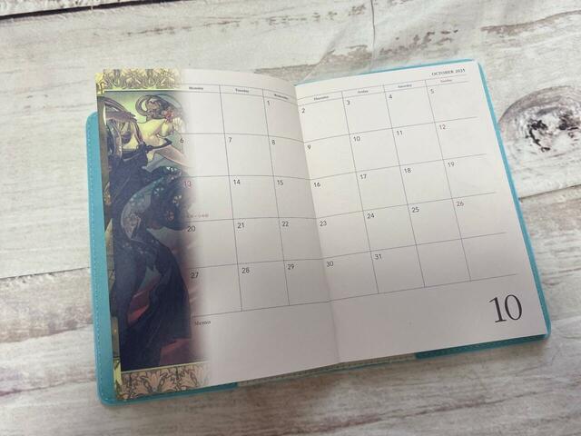 10月は「月と星：宵の明星」夕刻の訪れを表す沈んでいく太陽の光が、日が短くなってくる10月にぴったり！