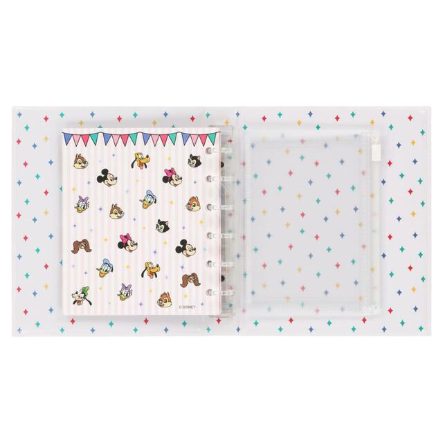 シール帳 2,500円｜東京ディズニーリゾート新作ステーショナリーグッズ｜販売店舗：東京ディズニーランド「グランドエンポーリアム」、東京ディズニーシー「イル・ポスティーノ・ステーショナリー」｜発売日：2026年11月26日(木)