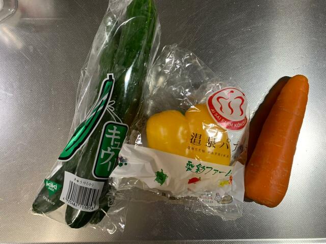 【味噌マヨ野菜スティック】生野菜は彩りを意識してチョイス