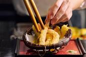 「天ぷらは揚げたてで提供」<期間:2026年7月1日~8月31日>【海鮮も肉料理もハーゲンダッツも食べ放題!「ホテル インターコンチネンタル 東京ベイ」で、夏のごちそうが勢揃いするブッフェ開催!】