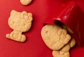 「HELLO KITTY Cookies」＜期間：2025年9月5日〜11月30日＞【70年代風のハローキティ＆ハローミミィが主役♪「ハローキティのわくわくスイーツパーティー」京都センチュリーホテルで開催】