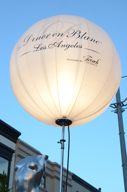 超優雅な“白”で統一されたパーティー「ディネ・アン・ブラン」