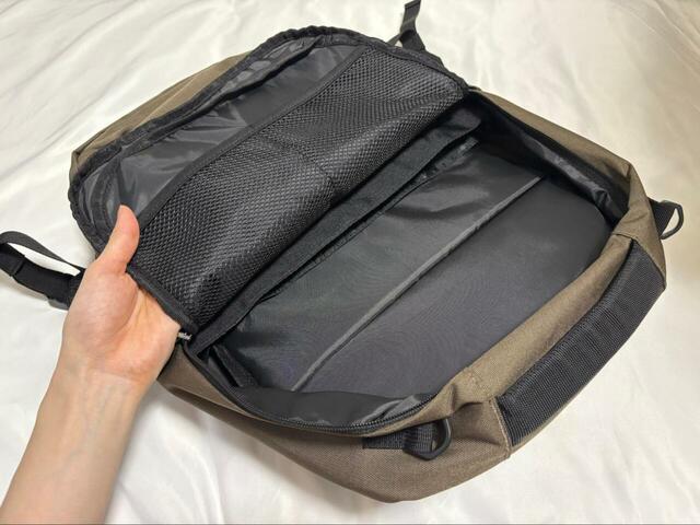 【ワークマン／コーデュラ(R)ネストリュック】インナーバッグはメイン収納部の底にセットされています。言われなければ気づかないほどなじんでいます…！