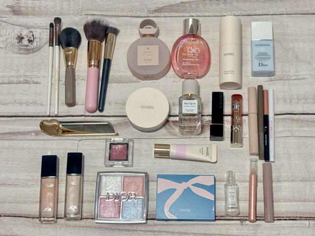 嵩張るヘアミストや香水なども収納できる大容量！