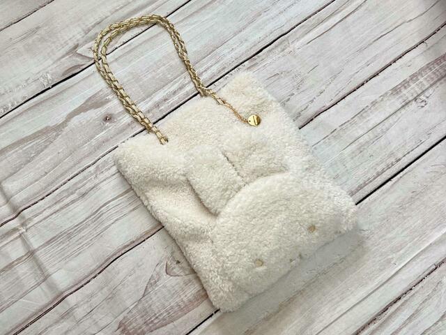 ものを入れるとよりミッフィーのお顔が立体的になってかわいい…！