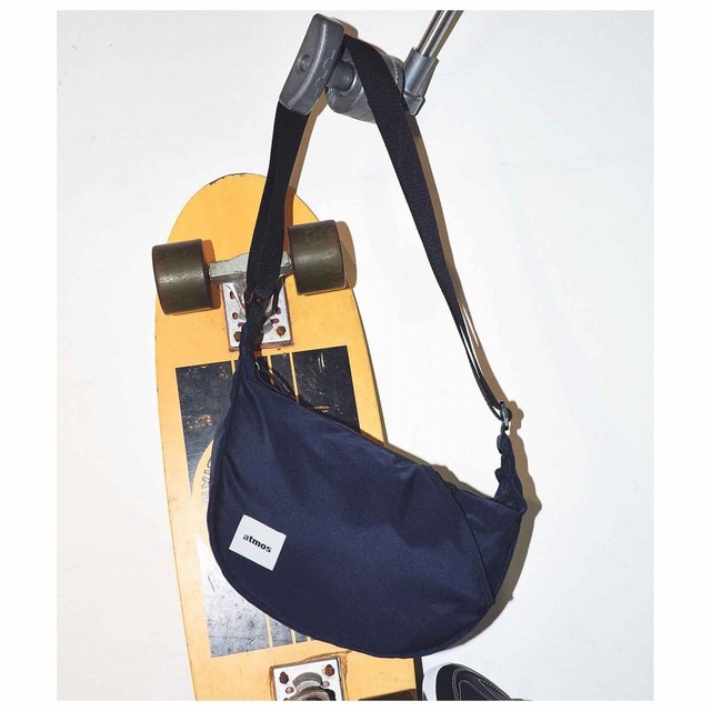 【『smart 2024年12月号』（宝島社）】特別付録は「atmos スマホポケット付きショルダーバッグ」