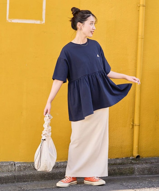 【KELTY×FREAK'S STORE「別注 切り替え 半袖 チュニック」￥6,490】ほどよいビッグシルエットでボディラインも華奢に引き立てます