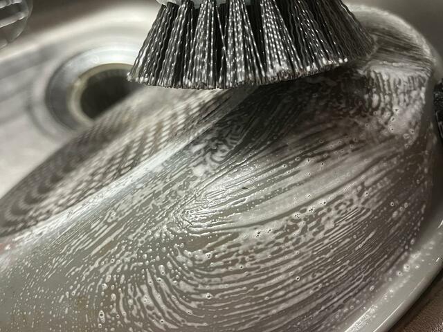 【マーナ　抗菌 キッチンブラシ】洗い物で手が荒れる方にもおすすめ