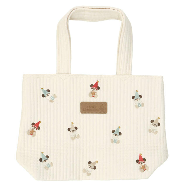 トートバッグ 4,500円｜東京ディズニーリゾート「ディズニー・クリスマス」スペシャルグッズ｜販売店舗：東京ディズニーランド「ディズニー＆カンパニー」、東京ディズニーシー「エンポーリオ」｜発売日：2025年11月10日（月）