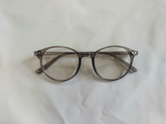 全体的にすっきりとしたクリアタイプの茶色