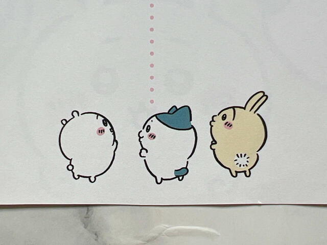 横顔もキュートな3人のイラスト入りです♪