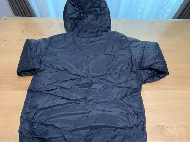 【ワークマン　リペアテック洗えるフュージョンダウンジュニアフーディー】バックデザインです。